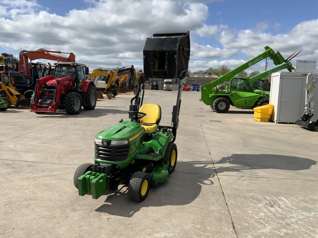 John Deere X950R Hi Dump Ride On Mower (ST26316)
