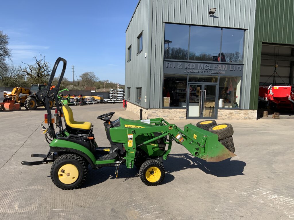 John Deere 1026R Compact Tractor (ST26030)