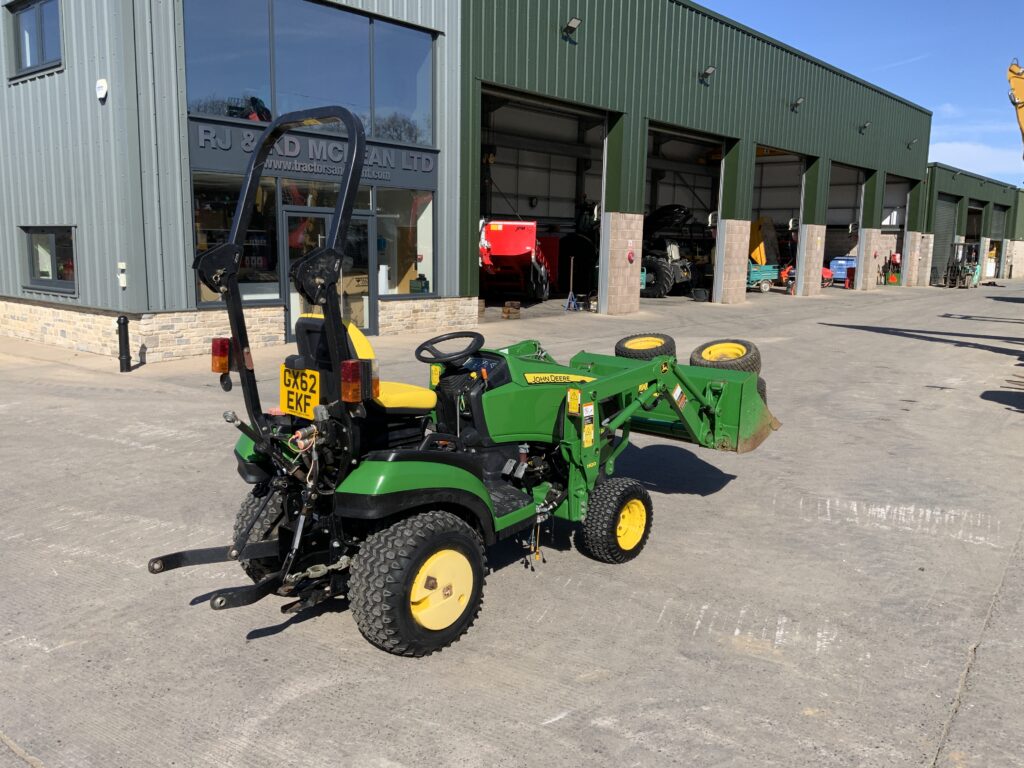 John Deere 1026R Compact Tractor (ST26030)