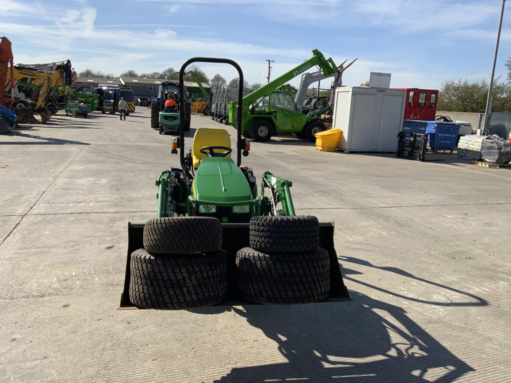 John Deere 1026R Compact Tractor (ST26030)