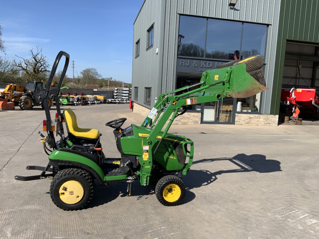 John Deere 1026R Compact Tractor (ST26030)