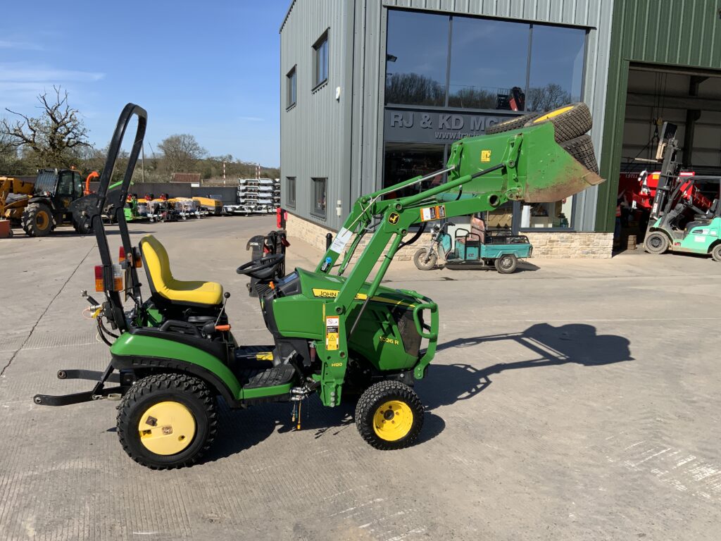 John Deere 1026R Compact Tractor (ST26030)