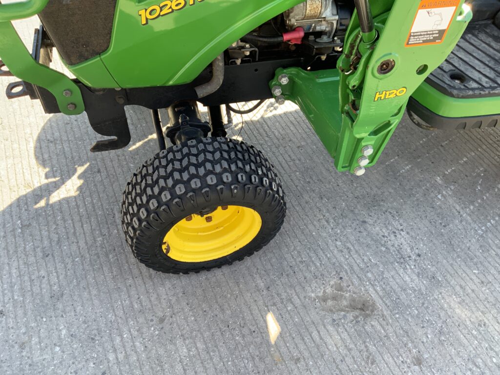 John Deere 1026R Compact Tractor (ST26030)