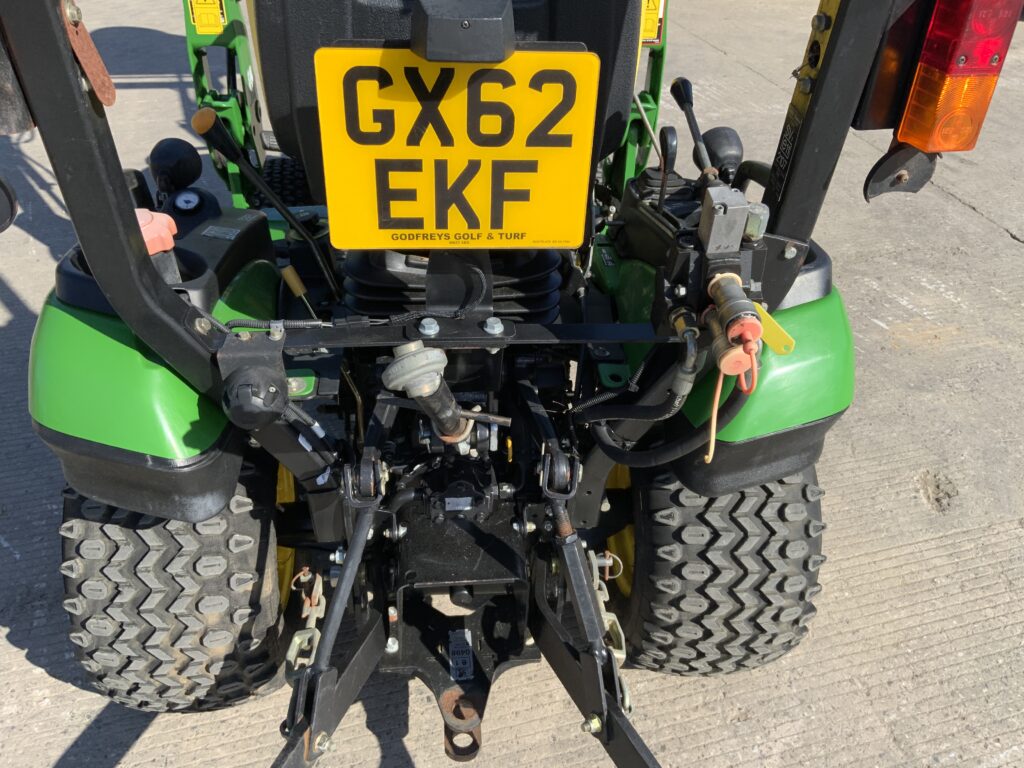 John Deere 1026R Compact Tractor (ST26030)