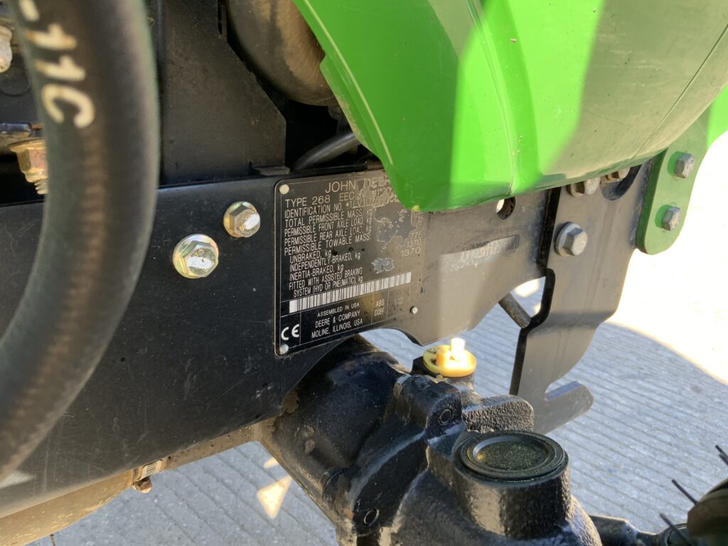 John Deere 1026R Compact Tractor (ST26030)