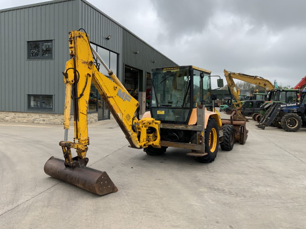 Massey Ferguson 760T Wheeled Digger (ST25890)