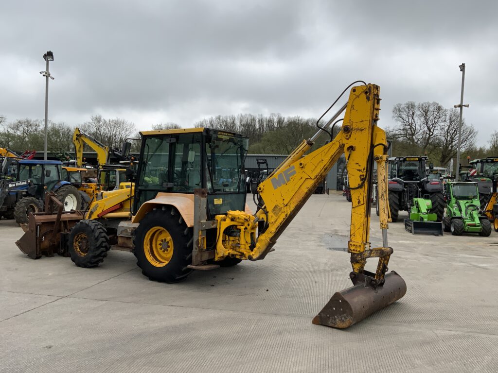 Massey Ferguson 760T Wheeled Digger (ST25890)