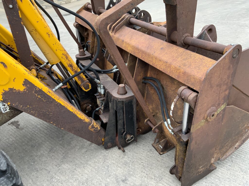 Massey Ferguson 760T Wheeled Digger (ST25890)