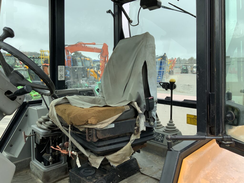 Massey Ferguson 760T Wheeled Digger (ST25890)