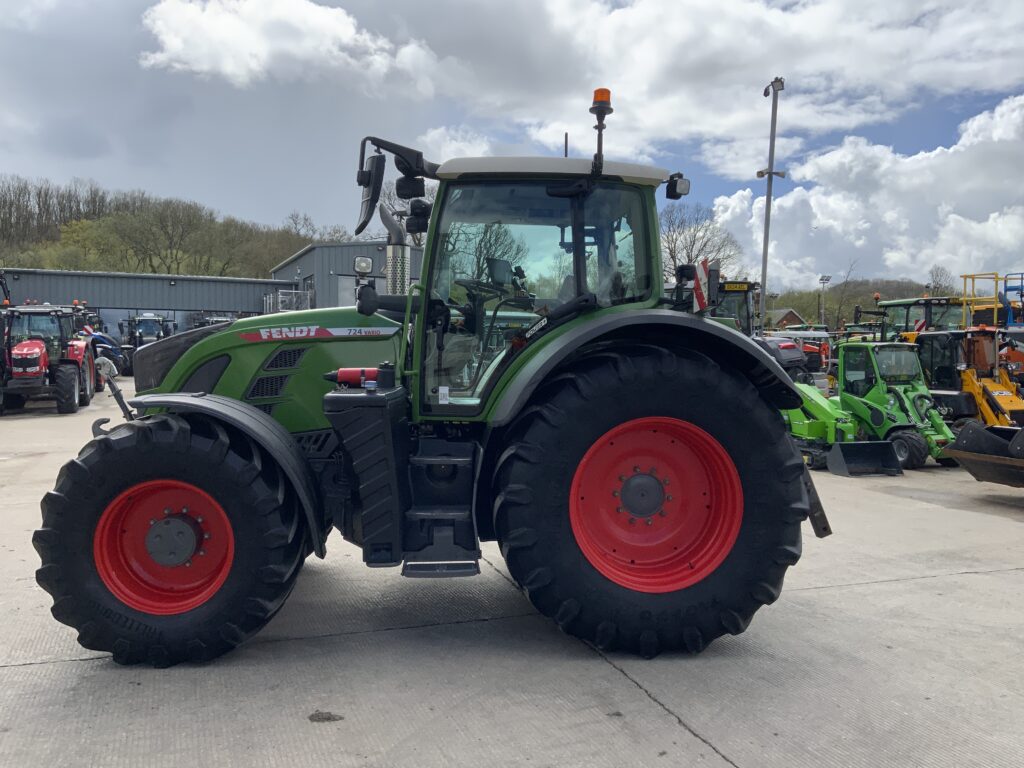Fendt 724 Power Plus Tractor (ST26344)