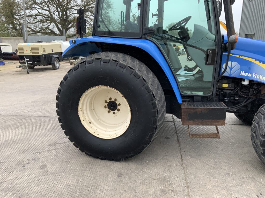 New Holland T5050 Tractor (ST25988)
