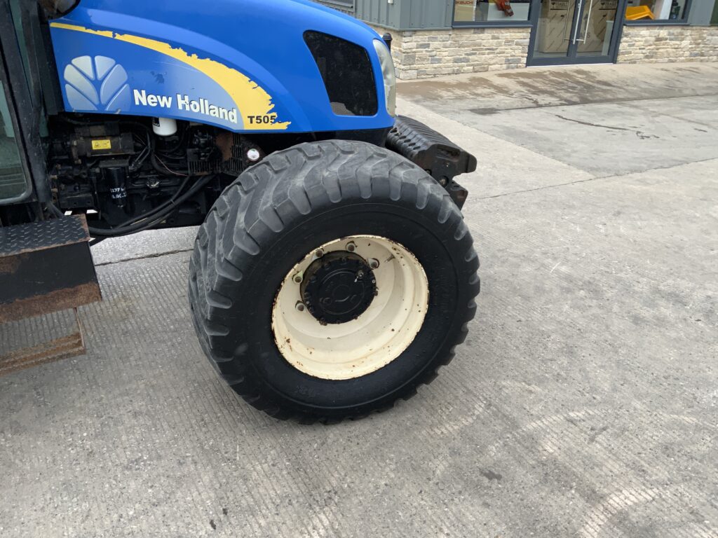New Holland T5050 Tractor (ST25988)