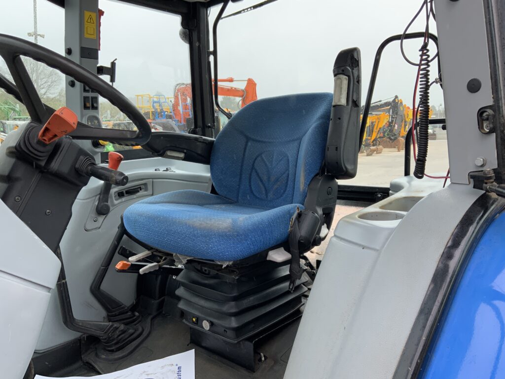 New Holland T5050 Tractor (ST25988)