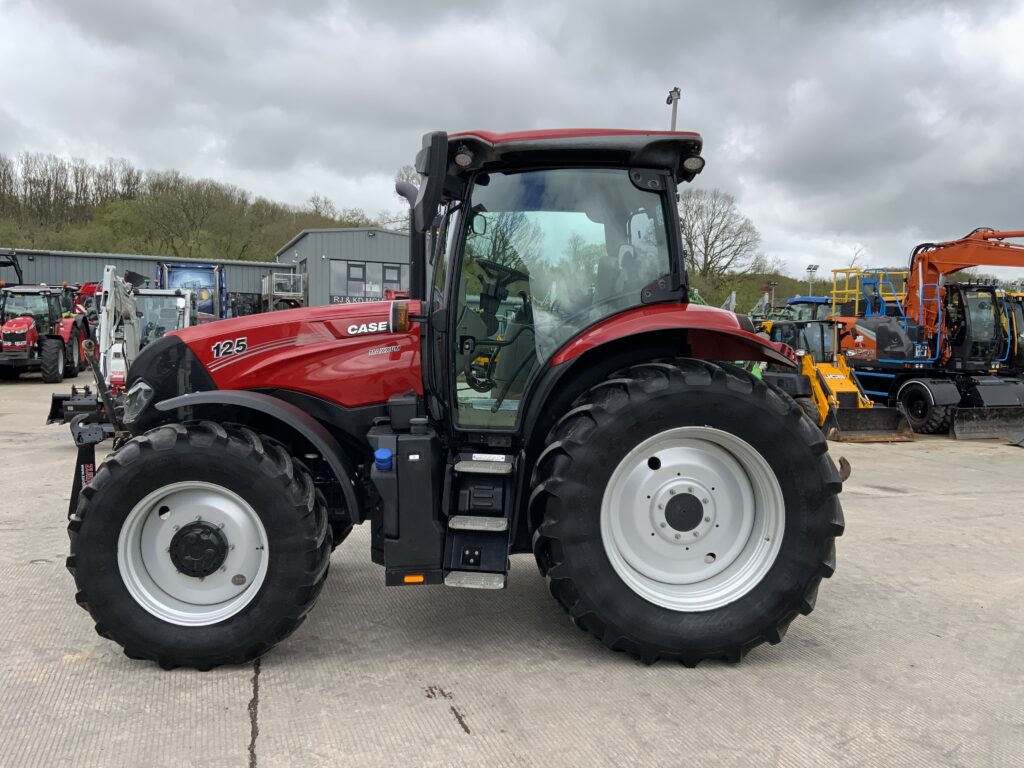Case Maxxum 125 Tractor (ST26224)