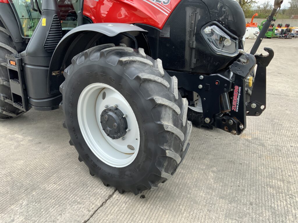 Case Maxxum 125 Tractor (ST26224)