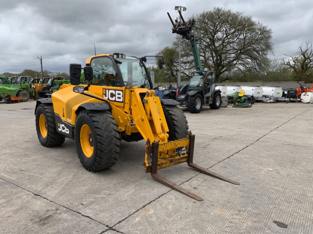 JCB 542-70 Agri Xtra Telehandler (ST25742)