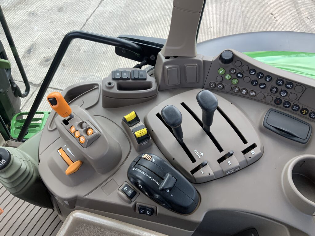 John Deere 6155M Tractor (ST26284)