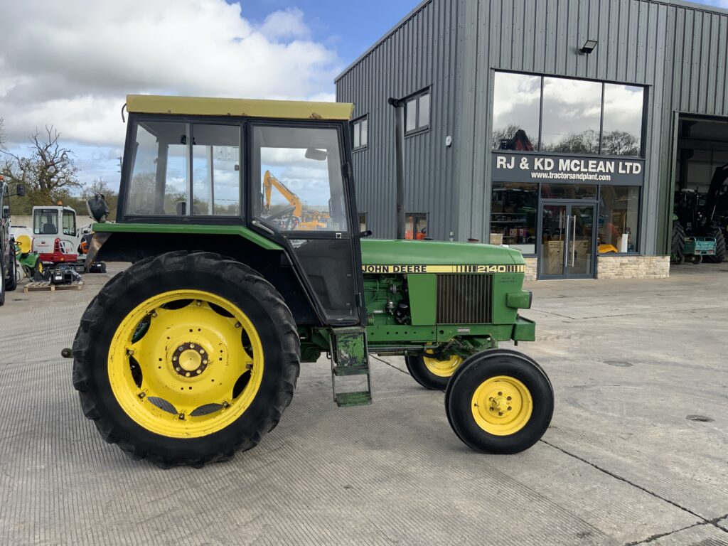 John Deere 2140 Tractor (ST26338)