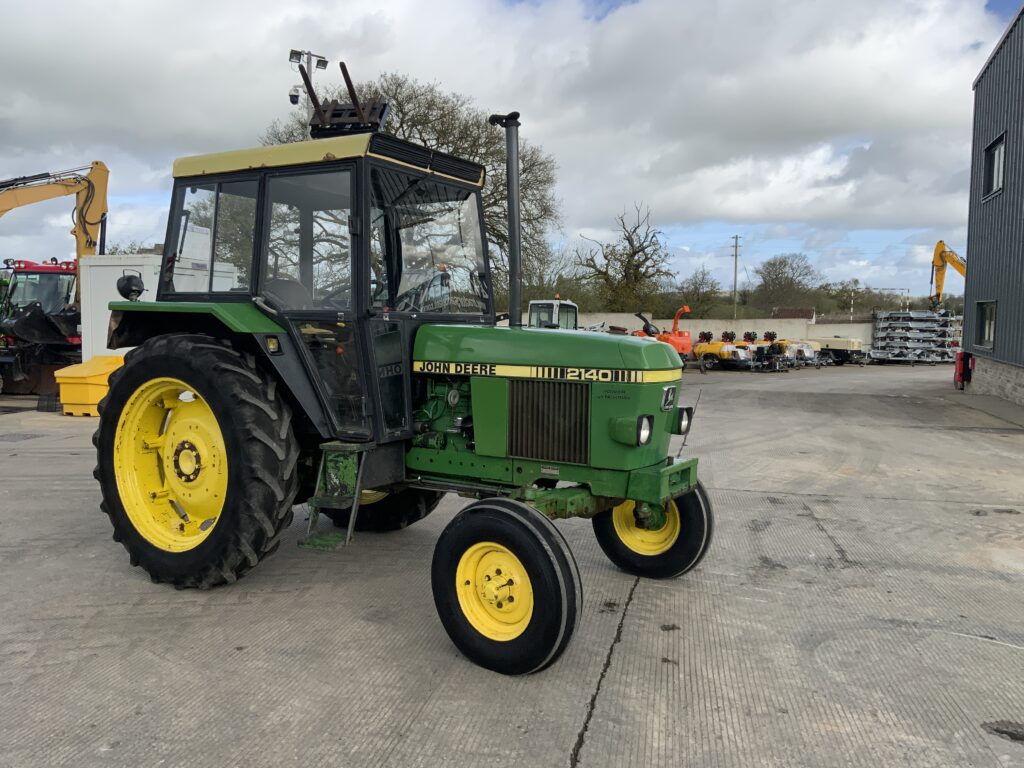 John Deere 2140 Tractor (ST26338)