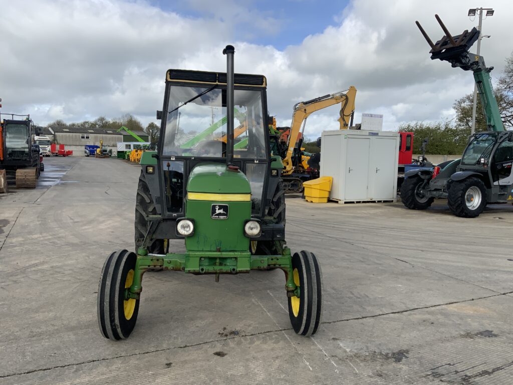 John Deere 2140 Tractor (ST26338)