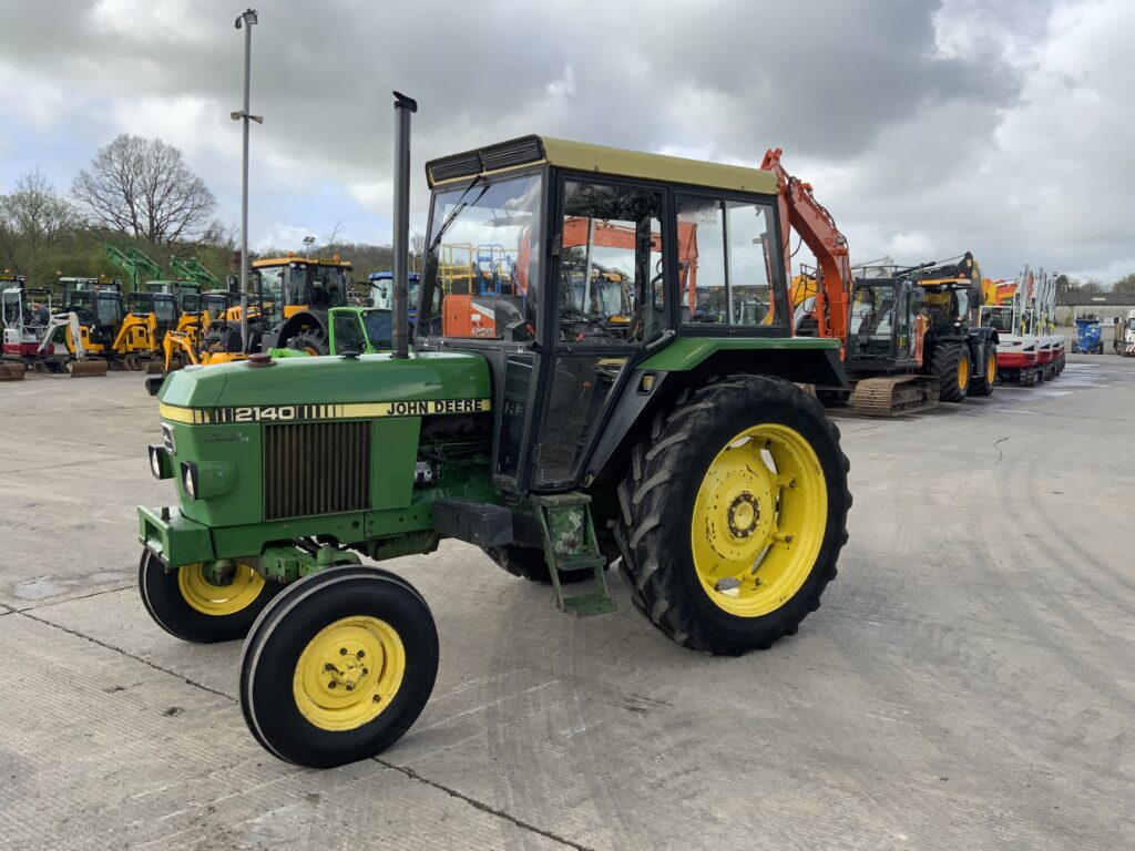 John Deere 2140 Tractor (ST26338)