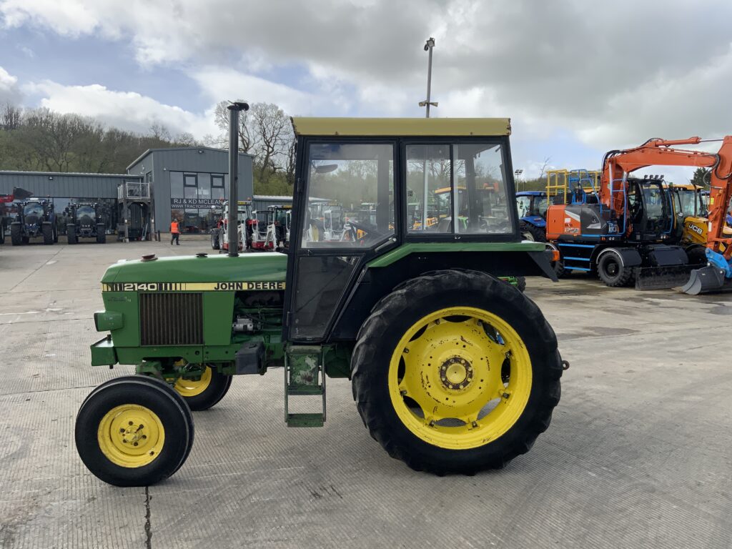 John Deere 2140 Tractor (ST26338)