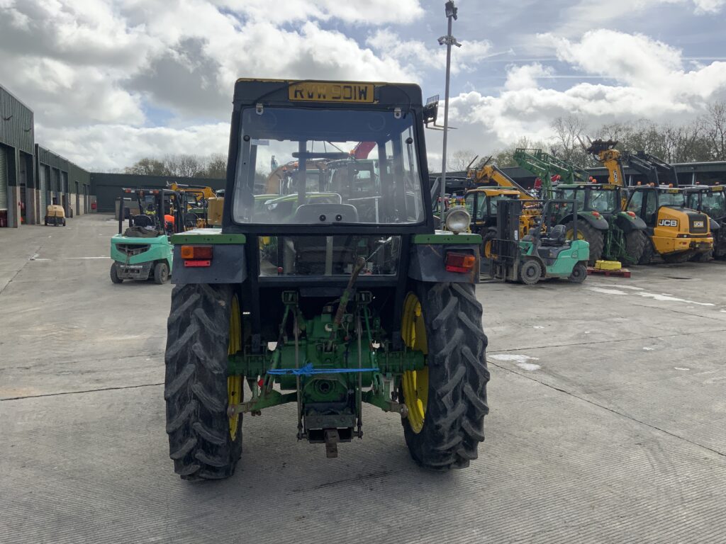 John Deere 2140 Tractor (ST26338)