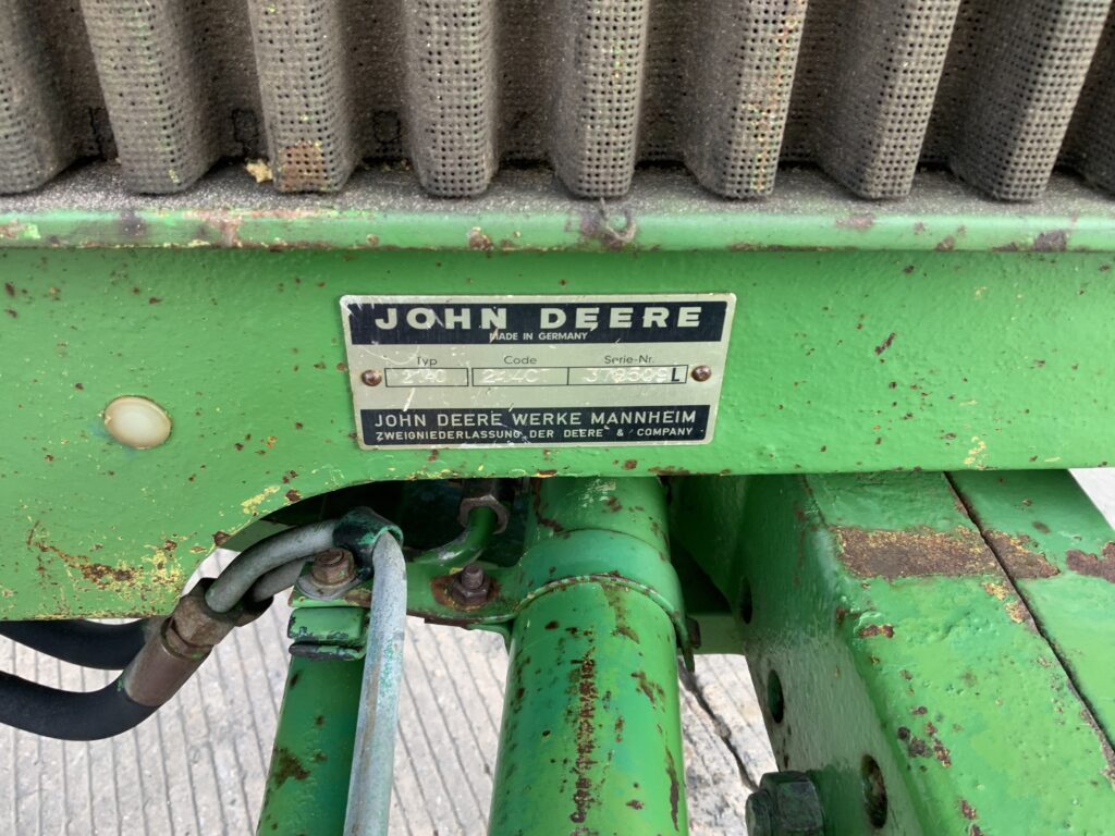John Deere 2140 Tractor (ST26338)