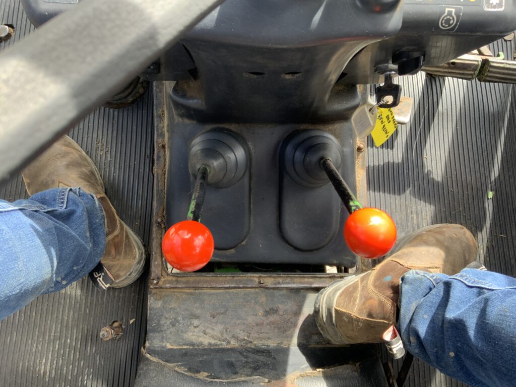 John Deere 2140 Tractor (ST26338)