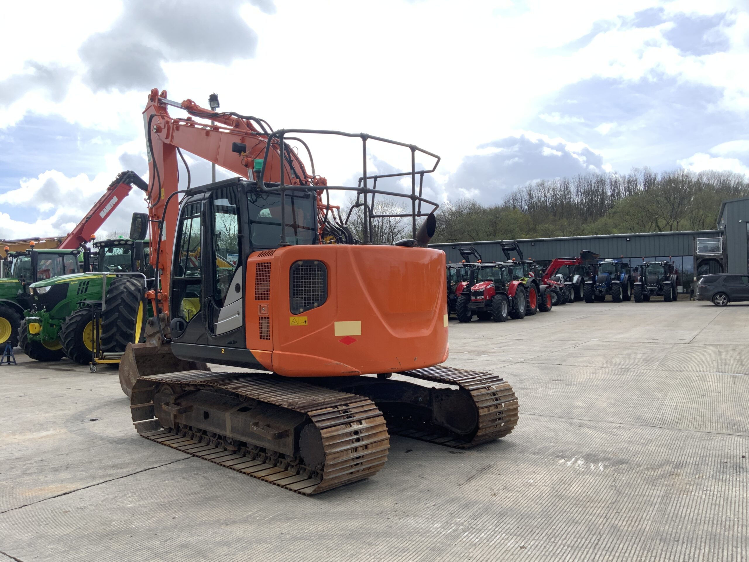 Hitachi ZX135 US-5B Digger (ST25917) - RJ and KD McLean Ltd