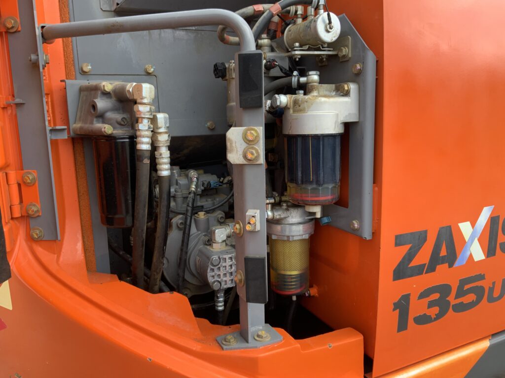 Hitachi ZX135 US-5B Digger (ST25917)