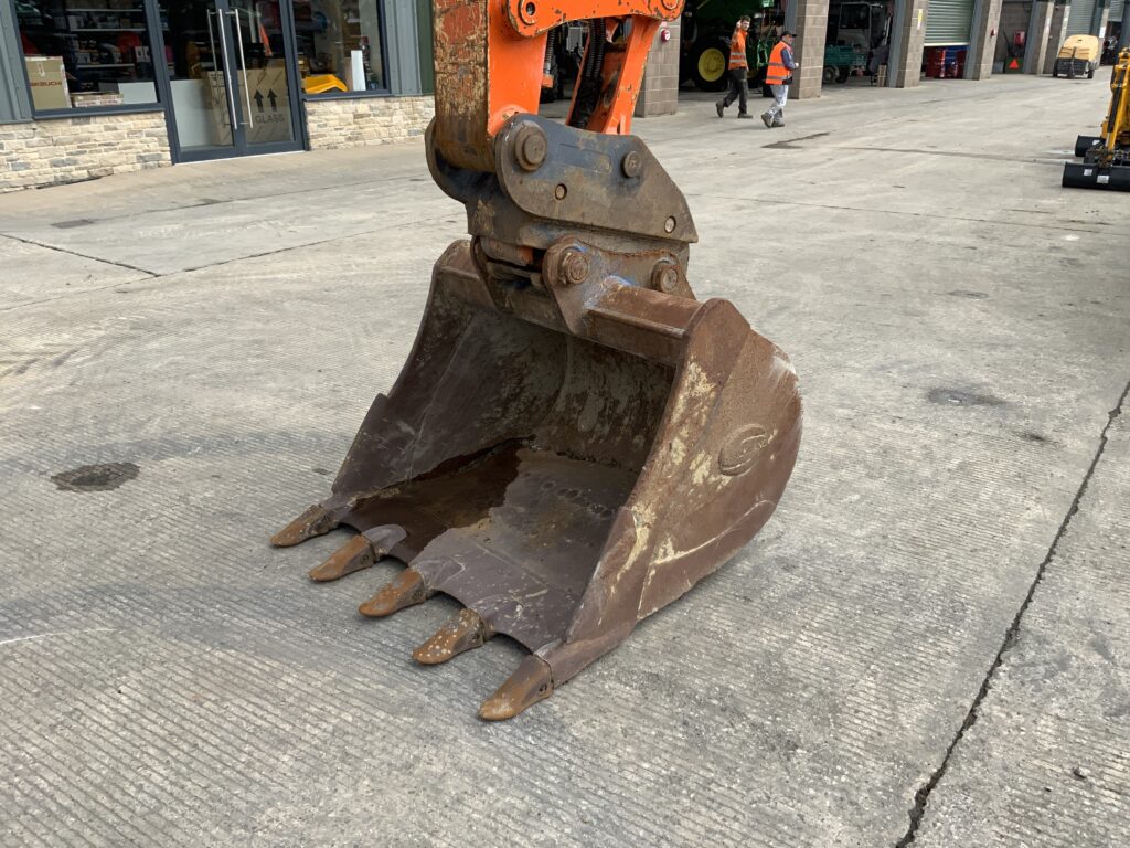 Hitachi ZX135 US-5B Digger (ST25917)