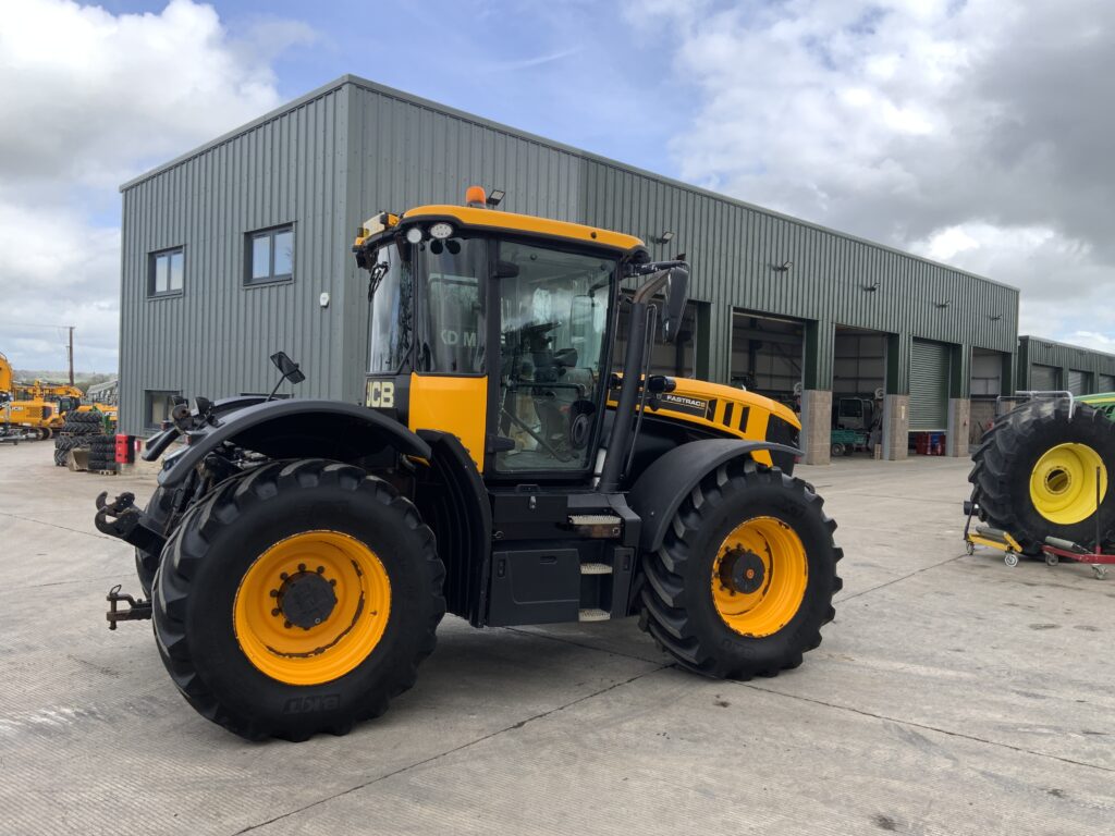 JCB 4220 Fastrac Tractor (ST26288)
