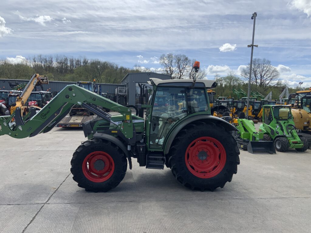 Fendt 210 Tractor (ST23988)