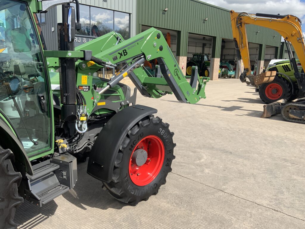 Fendt 210 Tractor (ST23988)
