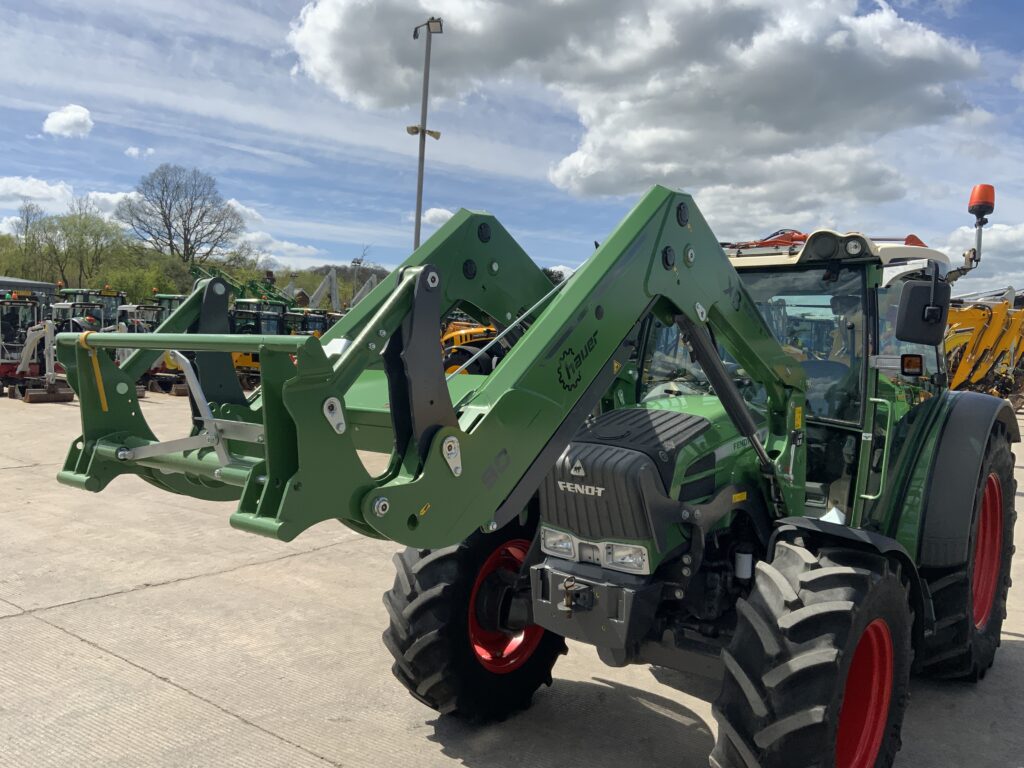 Fendt 210 Tractor (ST23988)