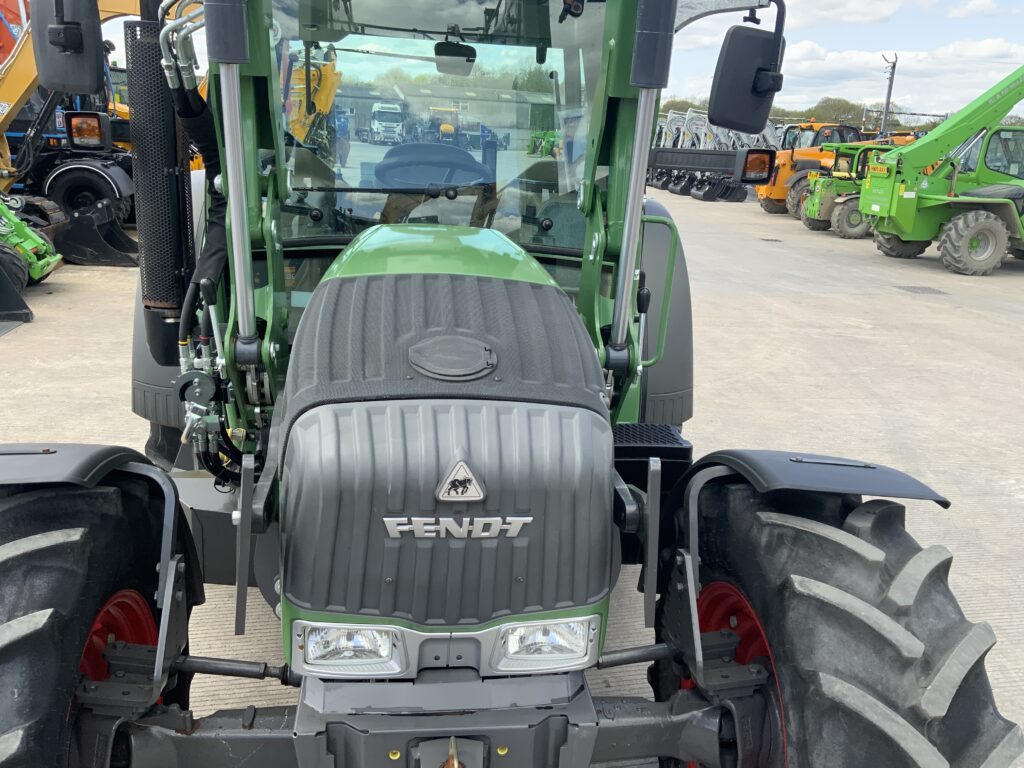 Fendt 210 Tractor (ST23988)