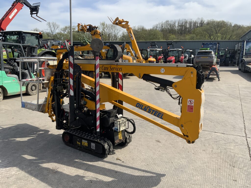 Oli & Steel Octopussy 1266 Tracked Telescopic Platform (ST25482)