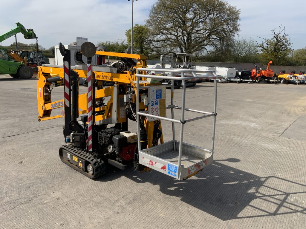 Oli & Steel Octopussy 1266 Tracked Telescopic Platform (ST25482)