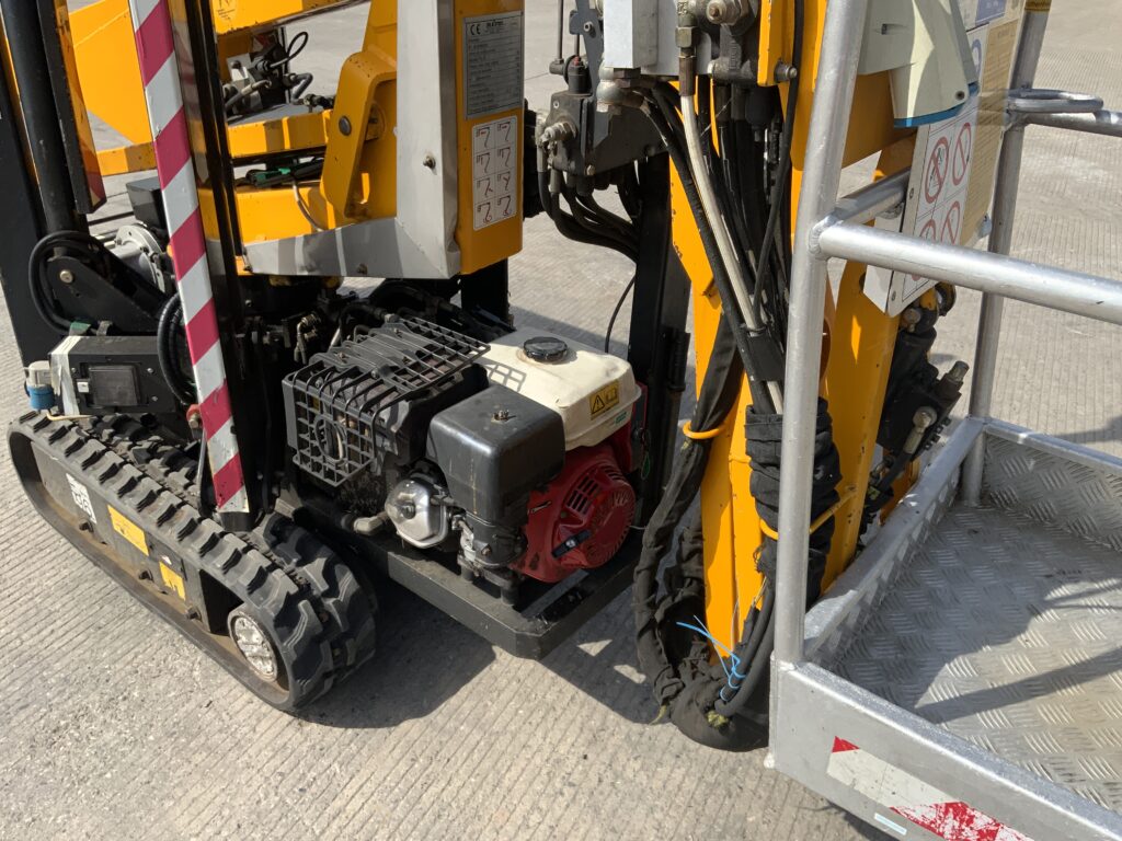 Oli & Steel Octopussy 1266 Tracked Telescopic Platform (ST25482)