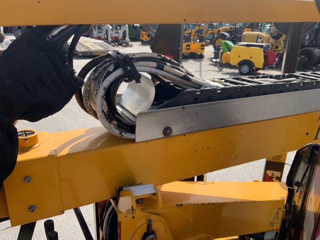 Oli & Steel Octopussy 1266 Tracked Telescopic Platform (ST25482)