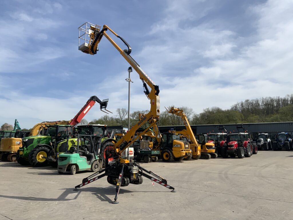 Oli & Steel Octopussy 1266 Tracked Telescopic Platform (ST25482)