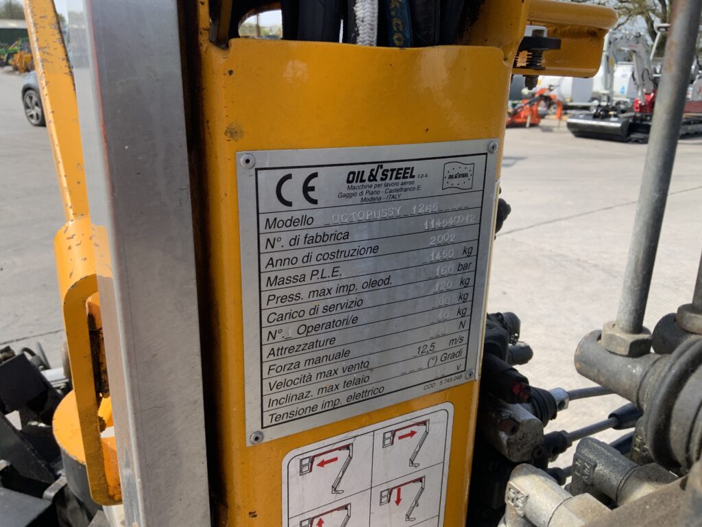 Oli & Steel Octopussy 1266 Tracked Telescopic Platform (ST25482)