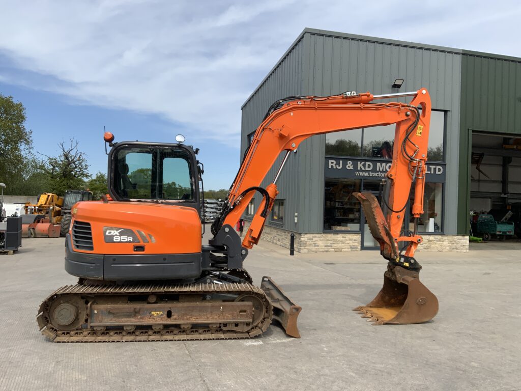 Doosan DX85R Digger (ST26269)