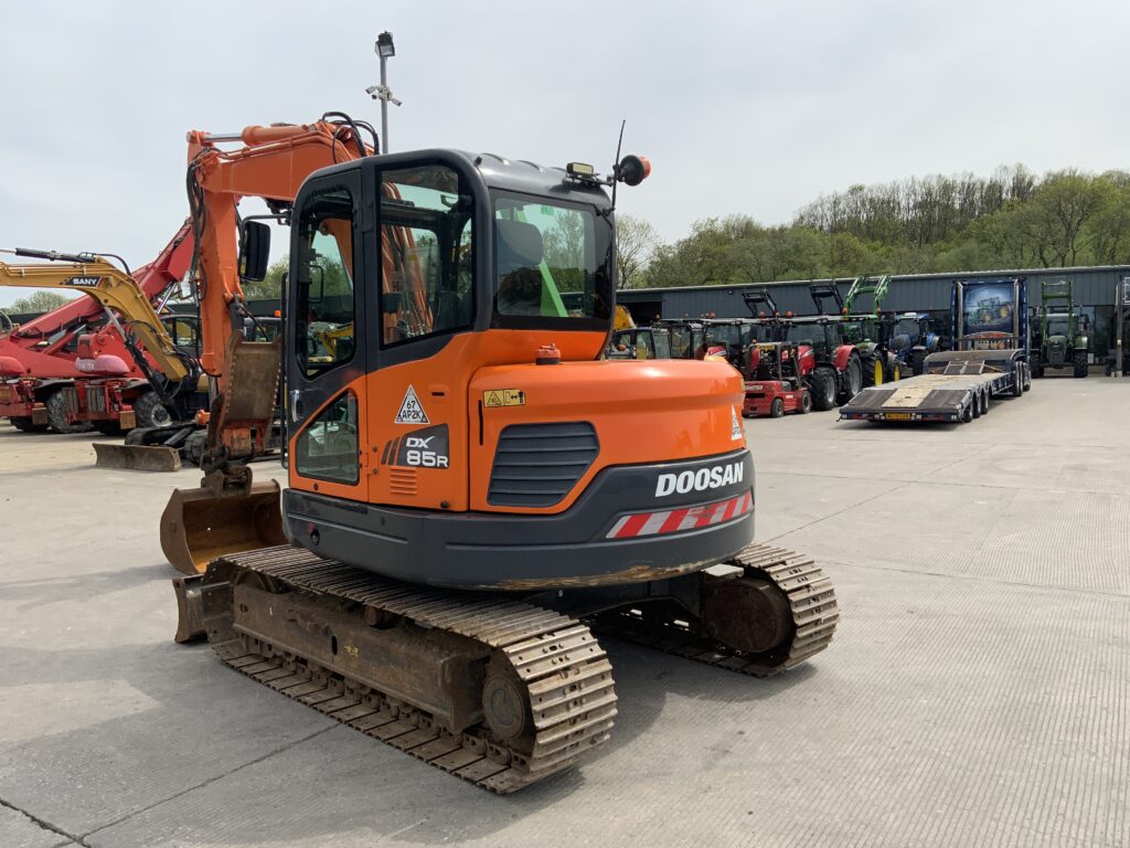 Doosan DX85R Digger (ST26269)