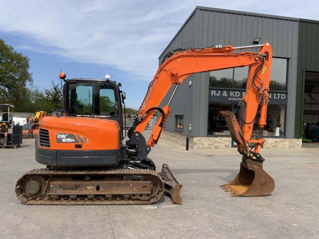 Doosan DX85R Digger (ST26269)
