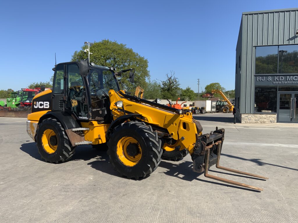 JCB TM320S Agri Pivot Steer Telehandler (ST26266)