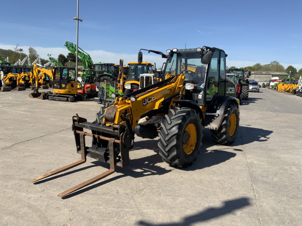 JCB TM320S Agri Pivot Steer Telehandler (ST26266)