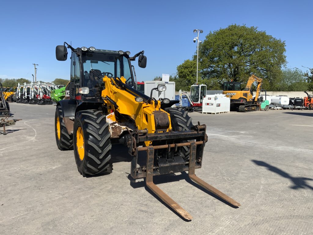 JCB TM320S Agri Pivot Steer Telehandler (ST26266)