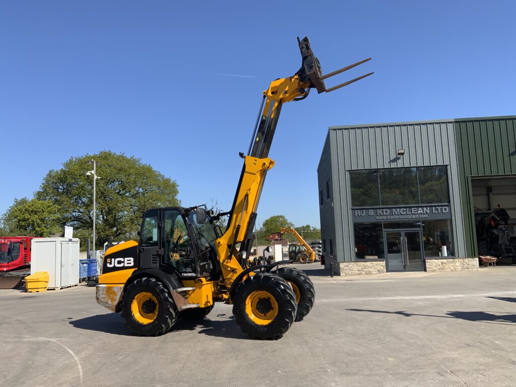 JCB TM320S Agri Pivot Steer Telehandler (ST26266)